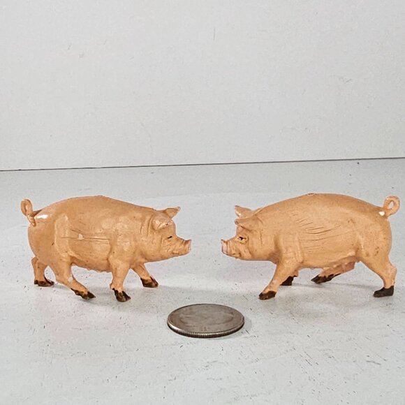 Vintage Plastic Pig Figurines Set Of 2 Farm Animal Miniatures Toy Collectibles - Picture 2 of 9